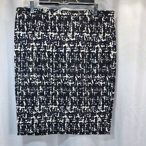 MICHAEL Michael Kors Black and White Pencil Skirt